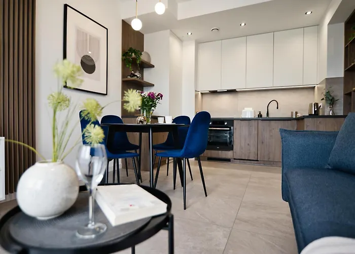 Bliss 16 By Housine Zator